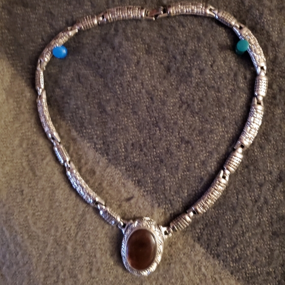 Neclace - Picture 4 of 8